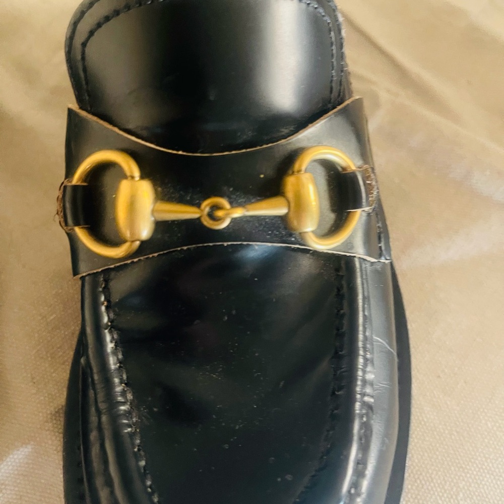 Gucci Black Leather Lug Sole Loafers with Horsebit - Picture 6 of 11